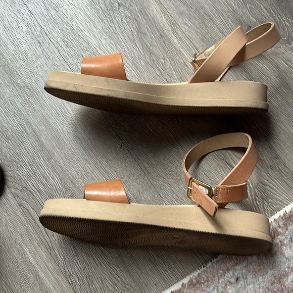 Seychelles Sandalls - Picture 2 of 4